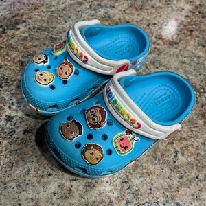 Toddler Cocomelon Crocs size 7c